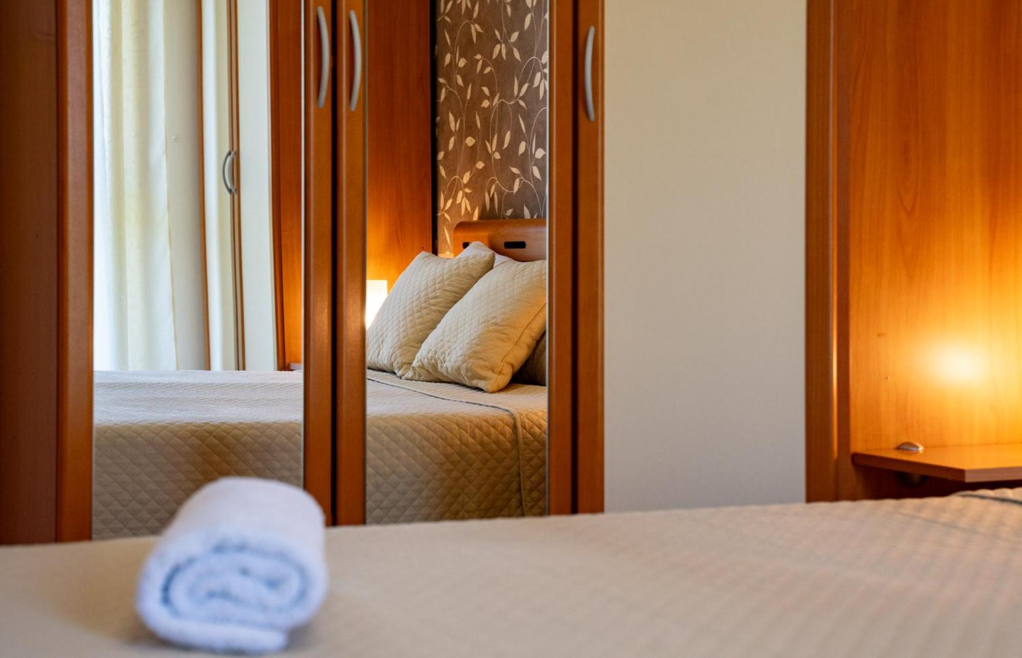 Rab Centar Due Apartment Palit ภายนอก รูปภาพ