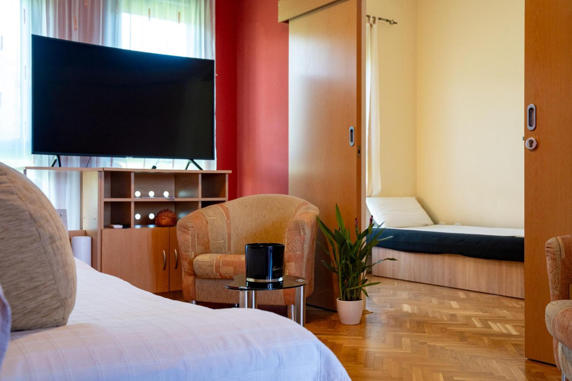 Rab Centar Due Apartment Palit ภายนอก รูปภาพ
